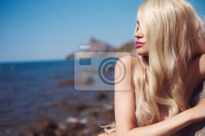 Piękne kobiety nago na plaży Fototapeta Fototapety naturyzm