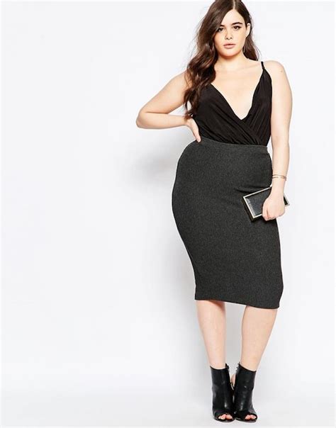 13 Best Styles For Plus Size Women With Small Boobs — Photos