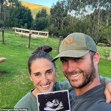 Kiis Fm Host Polly Pj Harding Announces She S Pregnant And Expecting