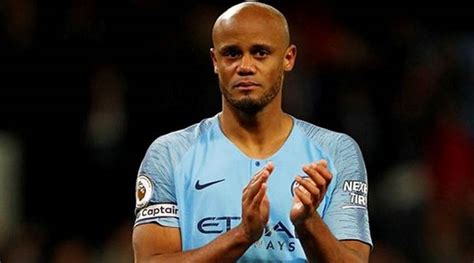 man city players tweet praise vincent kompany tears up after stunner ensures victory sports