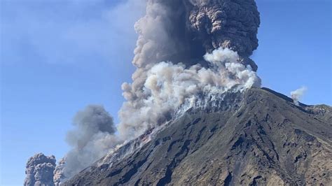 Italie Pourquoi La Dernière éruption Du Volcan Stromboli Sort De L