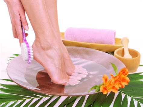 Different Types Of Pedicures To Pamper Your Feet