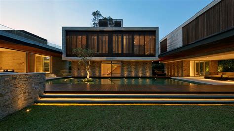 Spectacular Modern Home In Singapore By Ongandong
