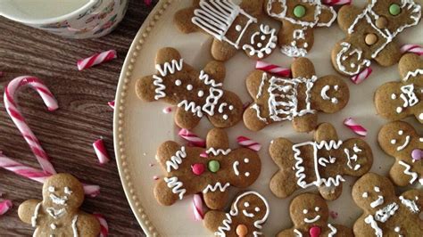 Tipo y alegre sarah hoy nos enseñarán a cocinar una galleta de chocolate. Galletas de jengibre, el clásico de Navidad que todos los ...