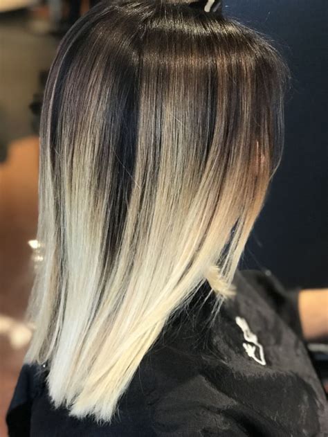 Blonde Ends Blonde With Dark Roots Brunette To Blonde Balayage Straight Hair Blonde Balayage
