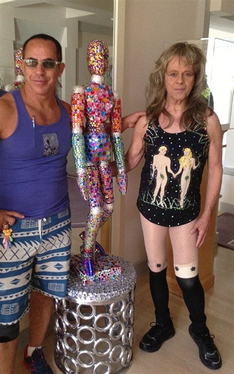 Richard Simmons Denies That He Is Now Living As A Woman And Stands By