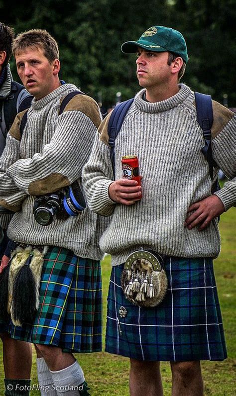 Kilted Tourists Scottish Clothing Men In Kilts Scottish Kilts
