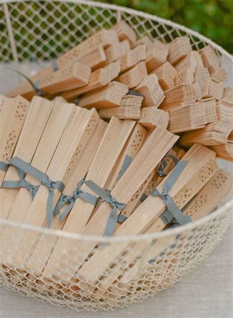 10 Fun And Unique Ideas For Beach Wedding Favors