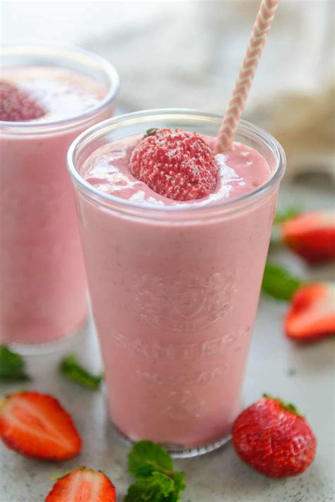 Strawberry Banana Yogurt Smoothie Recipe Video