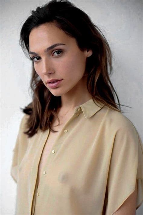 Gal Gadot Is Wearing A Sheer Unbuttoned Blouse Soulcreeper7