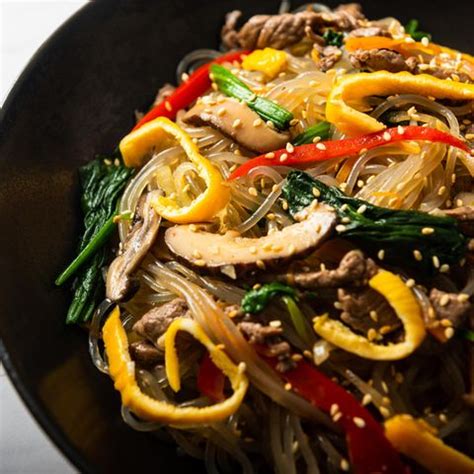 Japchae Rezept F R Koreanischen Glasnudelsalat Essen Und Trinken