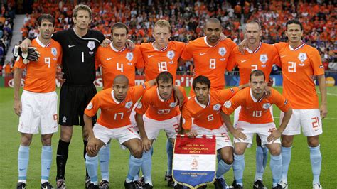 Het nederlands elftal speelt twee dagen later in amsterdam de eerste groepswedstrijd tegen oekraïne. EK 2008: Oranje walst ook over Frankrijk heen | NOS