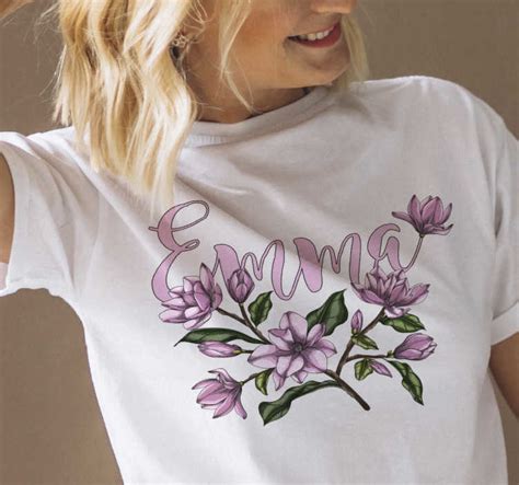 Camiseta De Flores Personalizada Con Nombre Tenvinilo