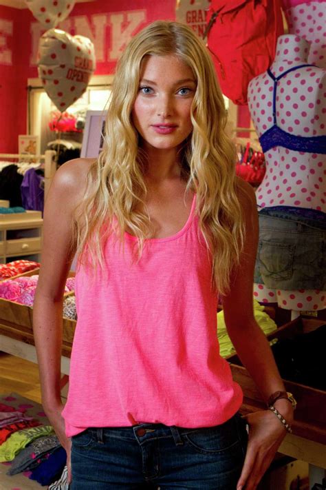 Victoria S Secret Model Helps Unveil Texas First Pink Store