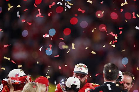 Super Bowl Streaker Darts onto Field, Gets Tackled by Security