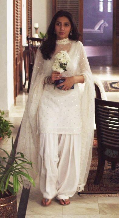 27 30 Ideas On How To Wear White Shalwar Kameez For Women Pakistani Dresses Casual Party Wear