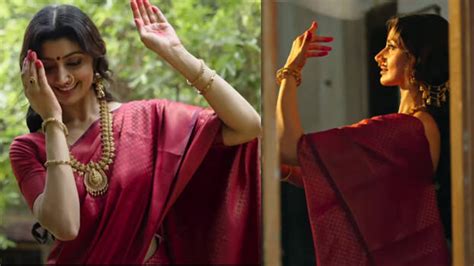 Favourite Star Divya Unni Looks Ravishingly Beautiful In Her Comeback