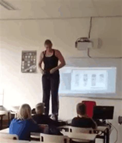 Creative Biology Teacher Strips Off Her Clothes To Teach Her Students