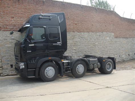 Sinotruck Howo Tractor Head Truck Howo A7 6x2 Tractors China Tractor