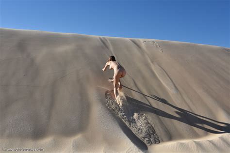Maxa Posing Naked In The Desert Naked Neighbour