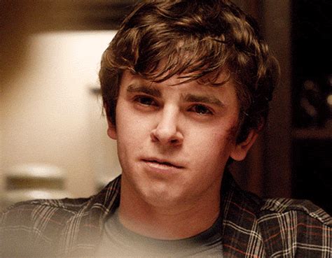 Freddie Highmore Norman Bates  Norman Bates Max Thieriot Ryan Thomas Tv Series 2013