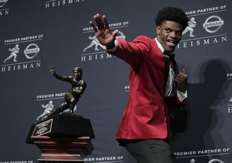 Lousivilles Lamar Jackson Wins Heisman Trophy Ap News