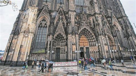 Es ist die kirche des erzbischofs von köln. Vom Kölner Dom bröckeln Steine - Köln - Bild.de