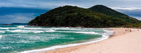 Quais são as melhores praias para surfar no Brasil Confira