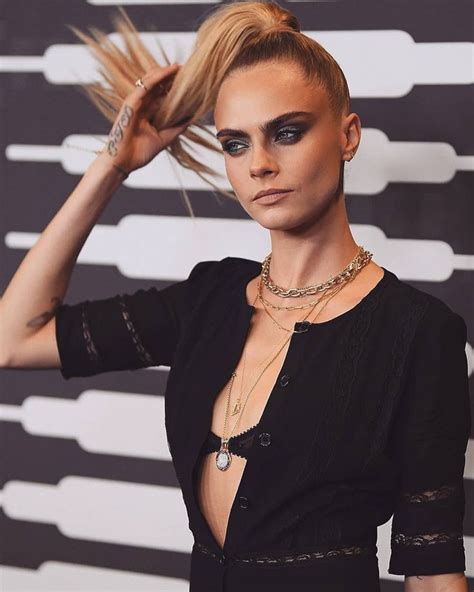 Gefällt 1 885 Mal 16 Kommentare Cara Delevingne Fanpage Bacongirlcara Auf Instagram „let