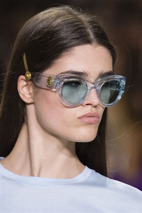 Versace Spring 2018 Fashion Show Details The Impression Glasses Fashion Women Eyewear