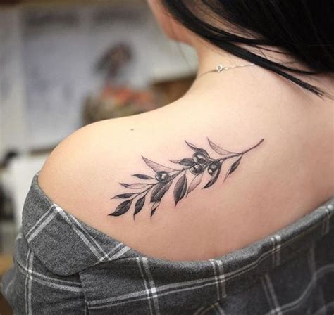 tatuajes de ramas que son pura inspiración por su belleza y significado