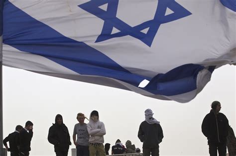 Israel (a country in asia). كيف تغلب الهوية اليهودية على الديمقراطية في إسرائيل