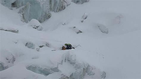 Brit Climber Without Winter Clothing Rescued Almost Frozen On Mont
