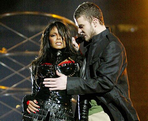 Throwback Janet Jacksons Boob Exposed At Super Bowl Nsfw Celebs