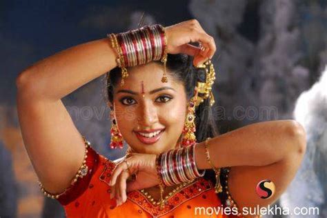 Southindian Actress Gallery Navya Nair Old Photoshoot Stills