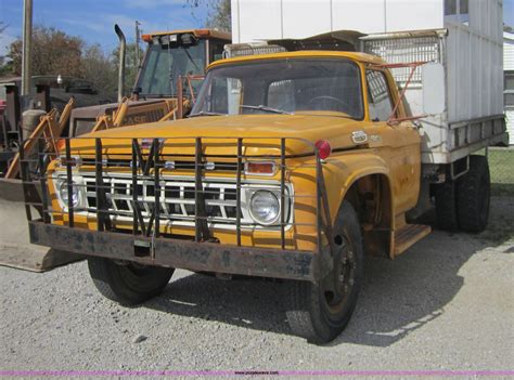 1965 Ford F600 Dump Truck In Fredonia Ks Item D5705 Sold Purple Wave