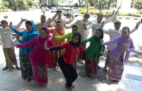 (dialihkan dari orang jawa di malaysia). Perkenalkan Kaledonia Baru! Lebih Banyak Orang Jawa di ...