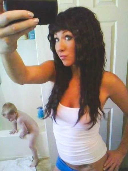 Mom Selfie Fails That Deserve The Worst Mother Of The Year Award