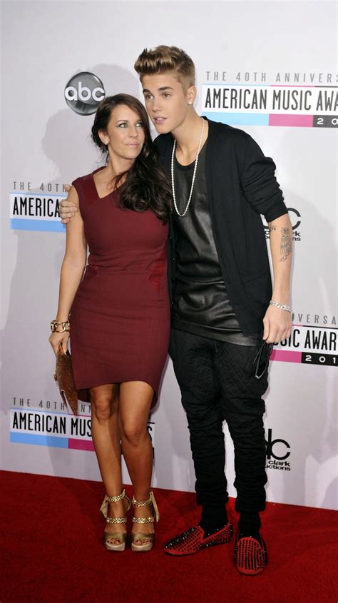 A good height not to tall and not to short! Short Celebrities: Justin Bieber's height is 5ft 6.5in ...