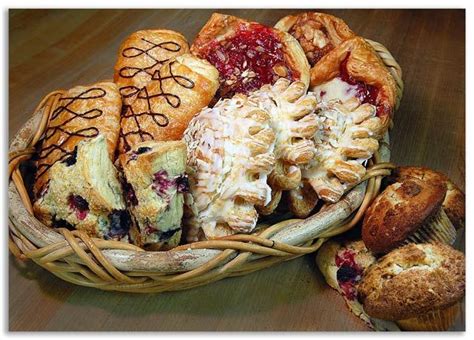 Crunchy on the outside and soft inside. Traditional+Italian+Breakfast+Pastries | Other Breakfast ...