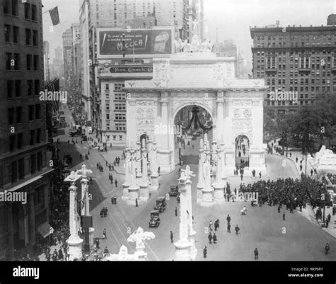 Wwi Victory Arch At Madison Square Nyc 1919 Stock Photo Alamy