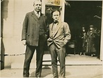 Harry Houdini with Sir Arthur Conan Doyle in 1923 : Magic