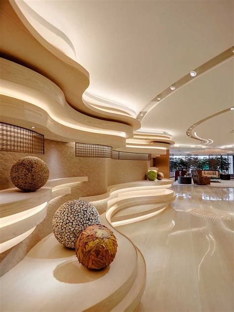 Into The World Of Art Hotel Lobby Design Lobby Design Ceiling Design