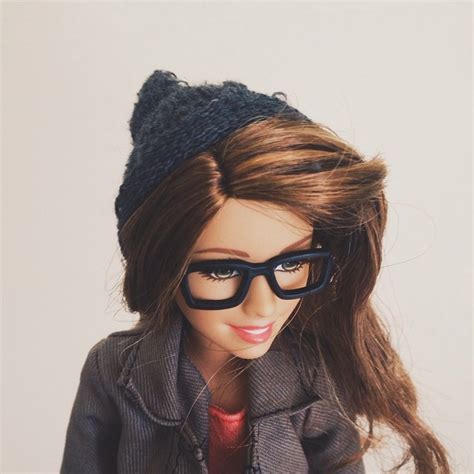 La Barbie Hipster De Instagram Se Burla De Cada Ridícula Publicación Hipster Cultura Inquieta