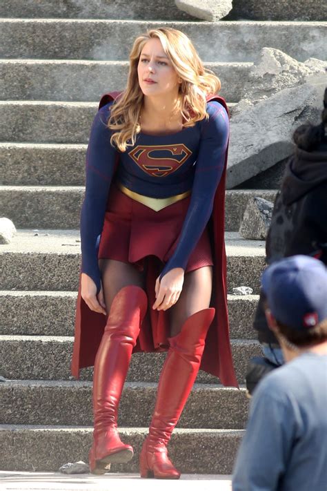 Melissa Benoist Films Supergirl Finale Scenes Of The Third Season