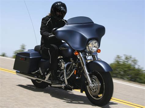 It was stripped down to frame and was built back up to flawlessness! 2008 Harley-Davidson FLHX Street Glide pictures ...