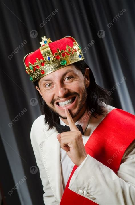 กษัตริย์ตลกสวมมงกุฎในแนวคิดพิธีราชาภิเษก รูปถ่าย พื้นหลัง และรูปภาพ