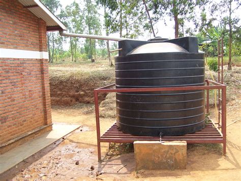 Larger rainwater harvesting tanks tend to be made of polyethylene which is surrounded by something like a rainwater harvesting delivery systems. File:Rainwater harvesting tank (5981896147).jpg ...