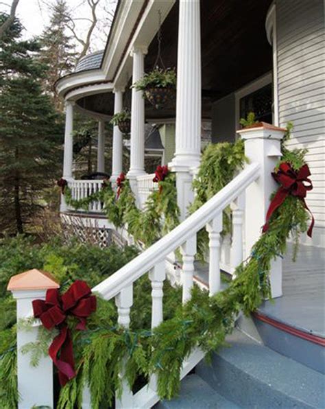 Totally Inspiring Christmas Porch Decoration Ideas 30 Outdoor Holiday
