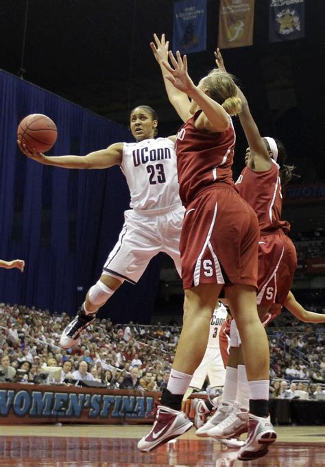 Uconn Tops Stanford For Back To Back Titles The Spokesman Review
